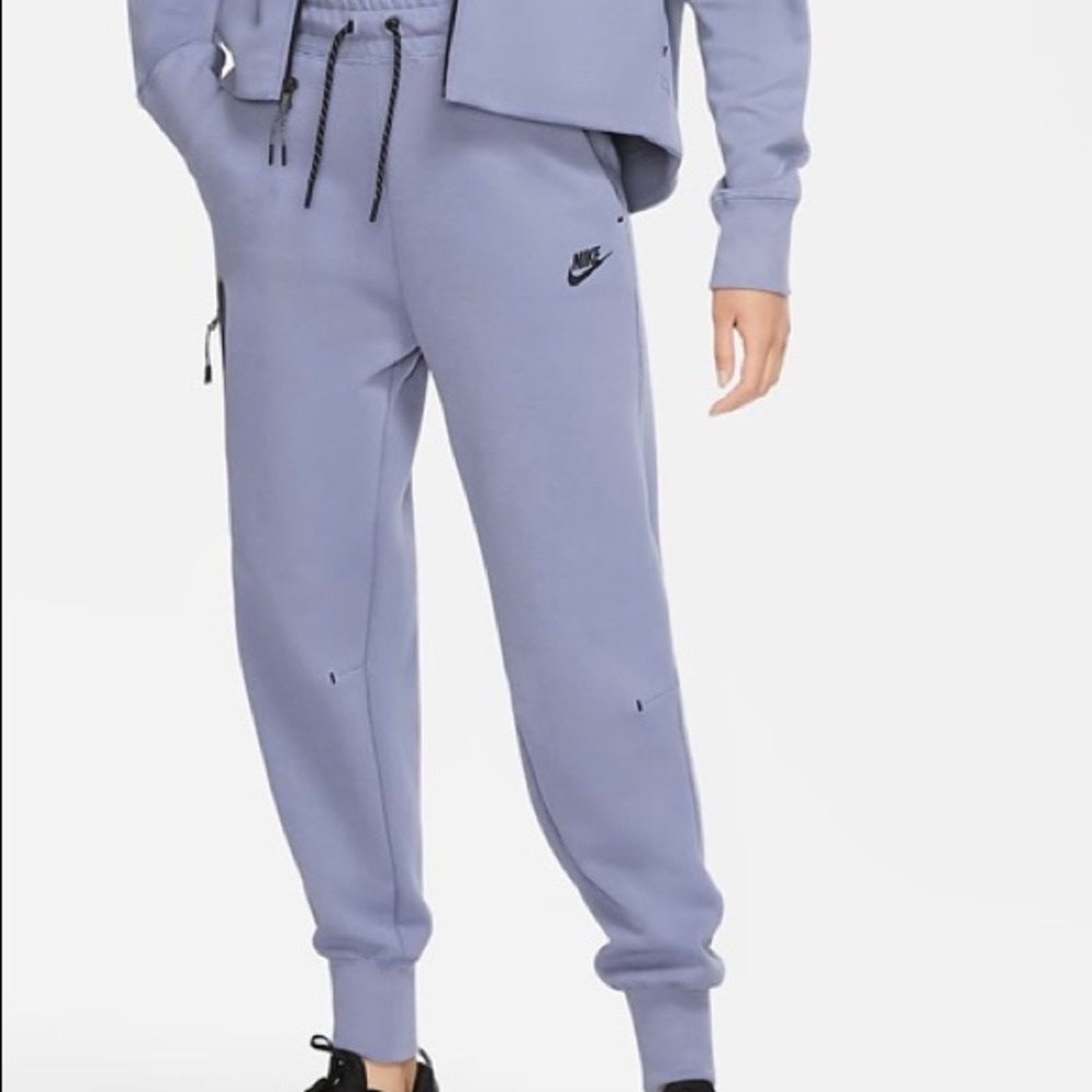 Nike Sportswear Tech Fleece Women's Pants. New